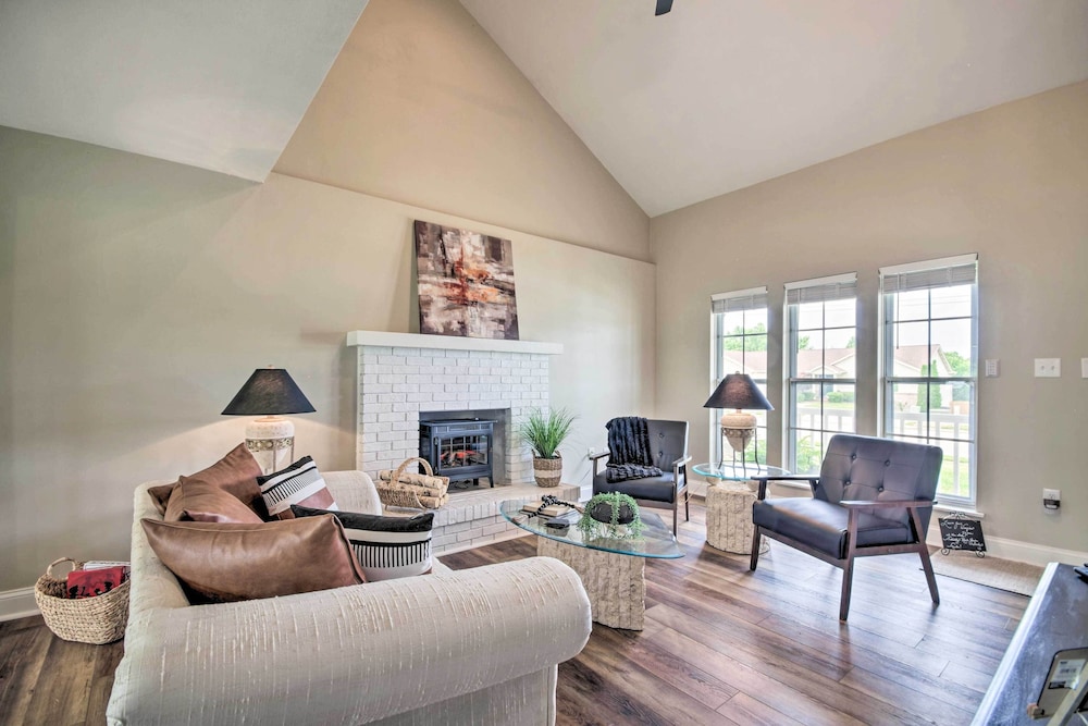 Columbia Vacations - Stunning Townhome  5 Mi to Dtwn Columbia! - Property Image 1