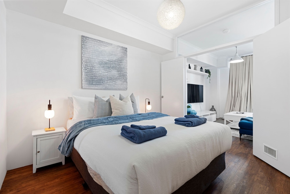 Luxury East Perth - Sleeps 2 - Superior Wifi