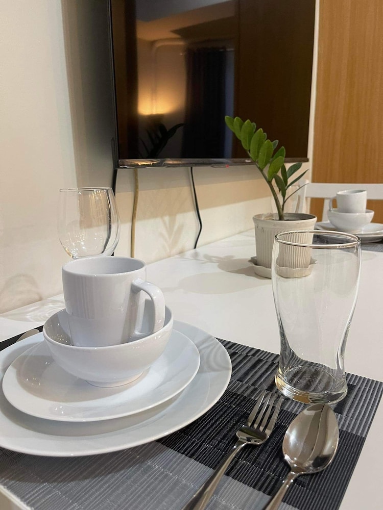 Shell Residences MOA by darpm