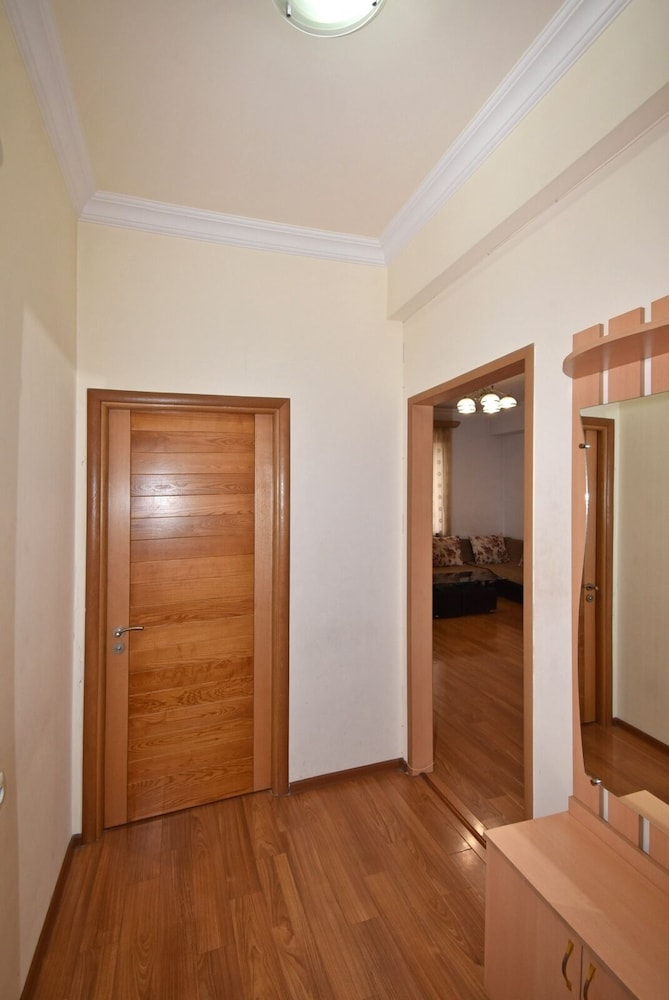 Apartment by Luxe Group GL152
