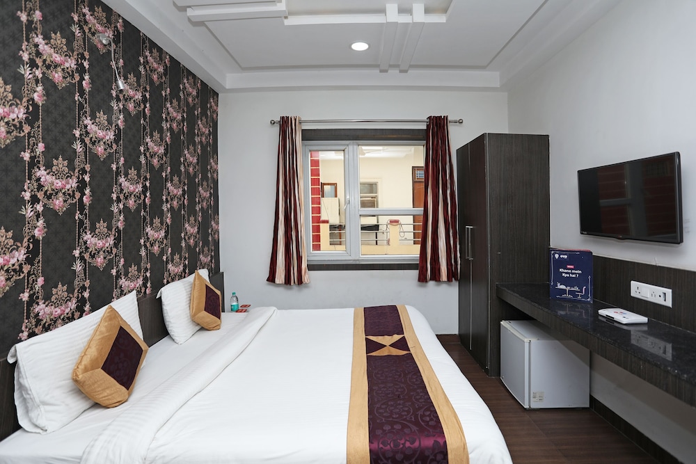 Hotel Flowers Inn