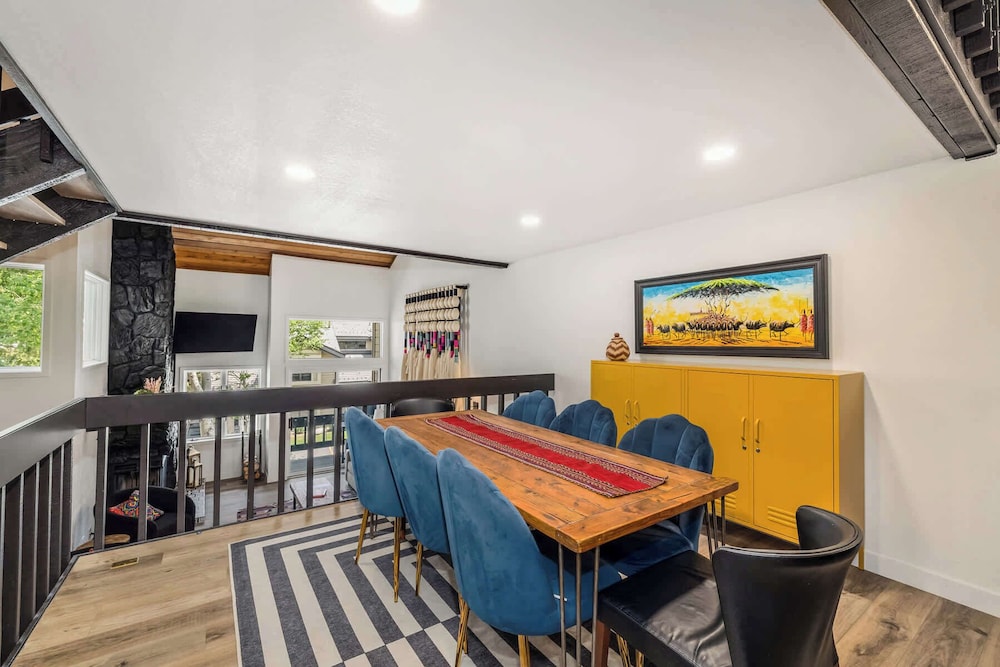 Ridgepoint Retreat Mountain Escape for 8 w/ Resort Amenities