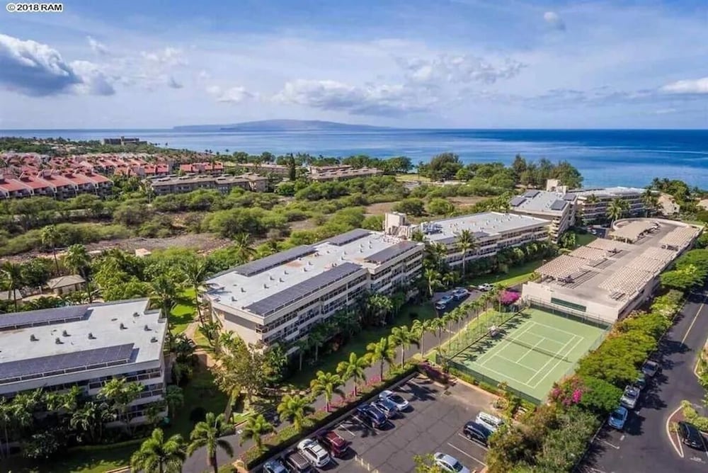 Signature Residences at Maui Banyan