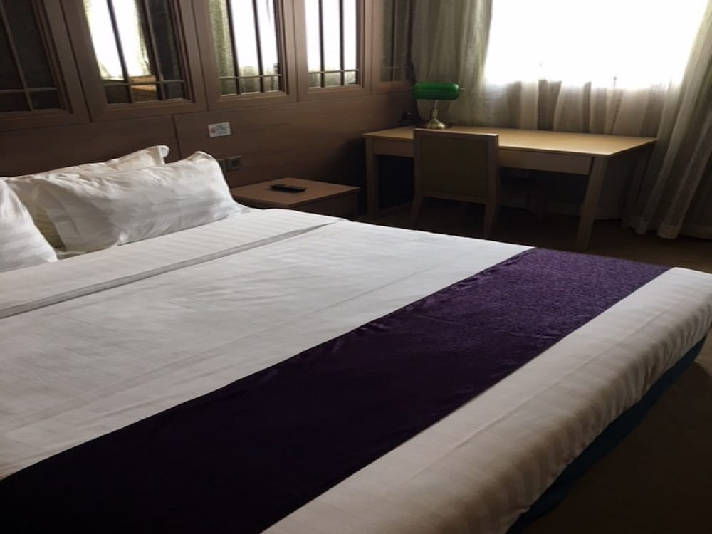 Largos Hotel