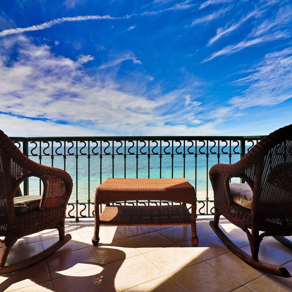 Beautiful Condo on Sandy Beach Sonoran Sea
