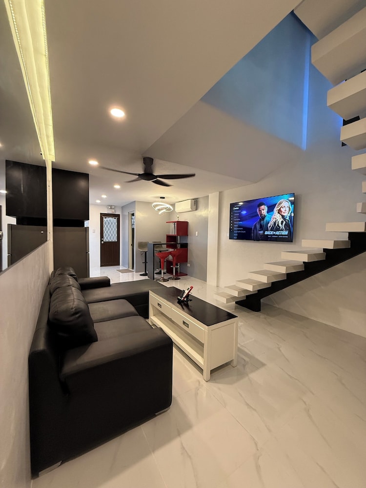 Kandi Suites 2BR with private Jacuzzi