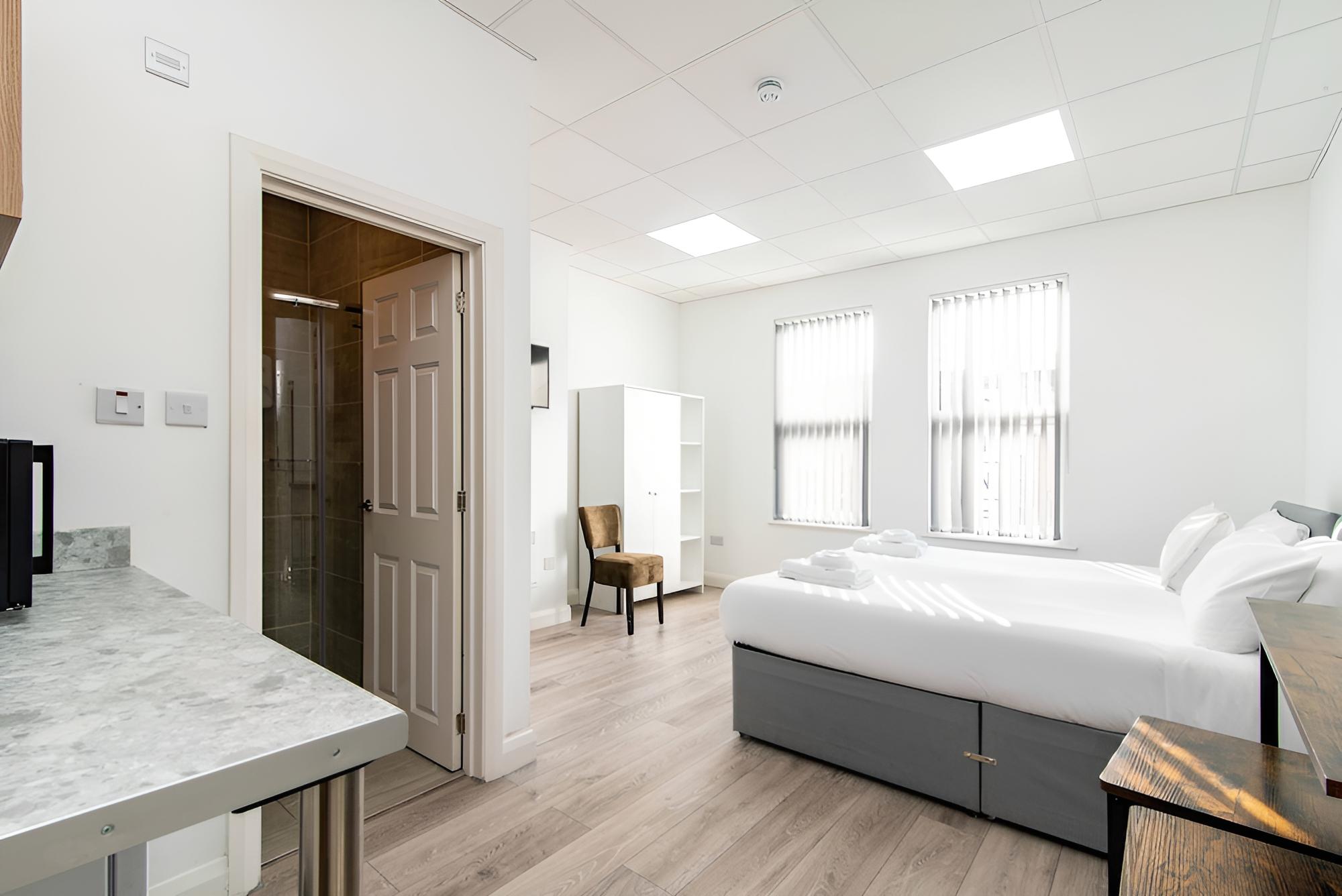 Nottingham Vacations - Hucknall Short Stays - Property Image 2