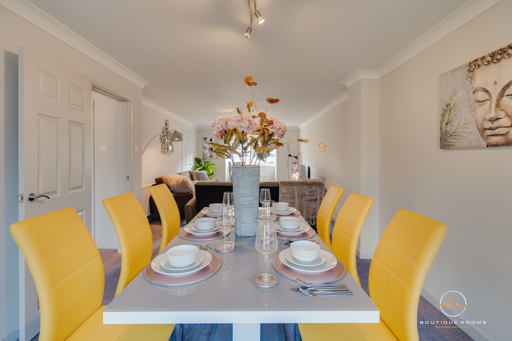 Huntingdon Vacations - The Stylist Large Buddha House - Property Image 10