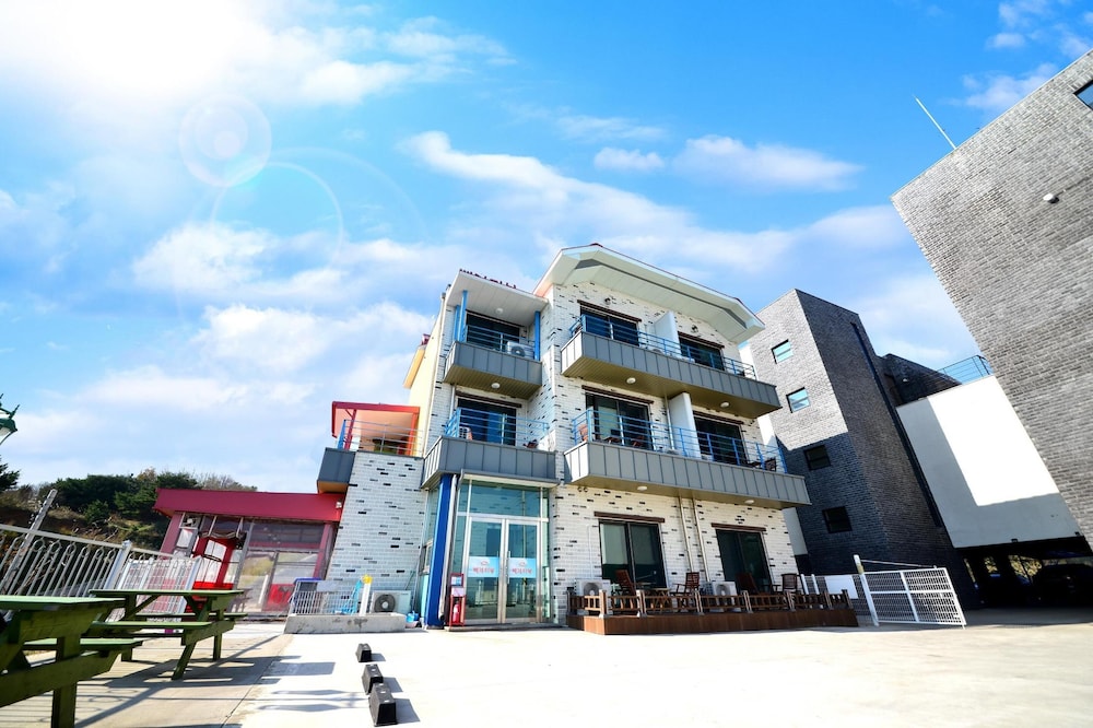 Donghae Red Roof Pension
