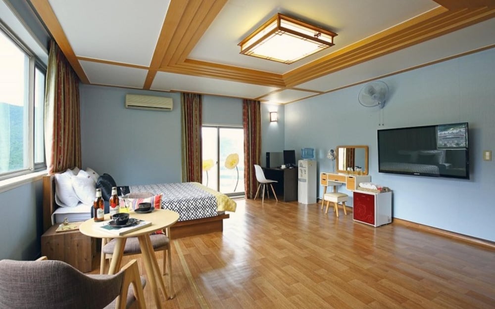 Ulsan Sandia Oncheon Pension view 2