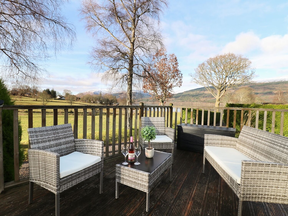 The Four Oaks Chalet view 4