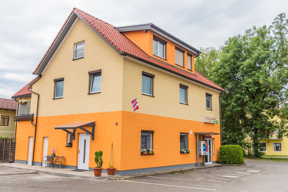 Zimmer Ferienwohnung Yassi