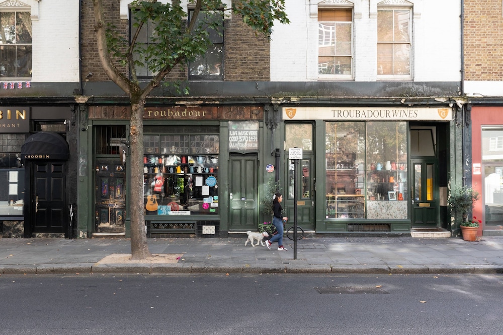 Earl's Court Square XI by Onefinestay