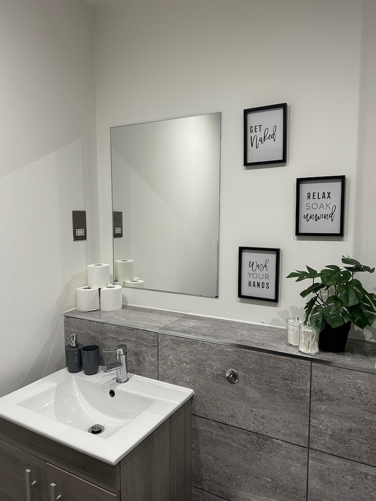 The Retro Suite With Wii Games and Entertainment