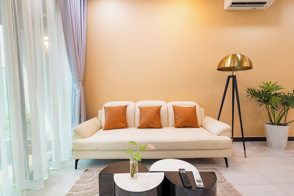 Luxury Vela Luxe - De La Sol Sai Gon