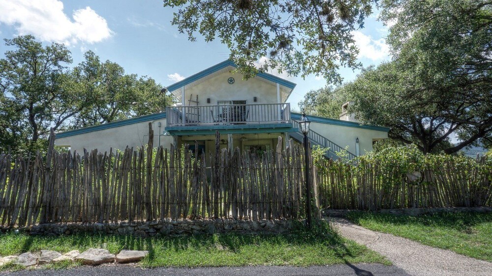 Bluebird Hill And Star Suite 5 Bedroom Home