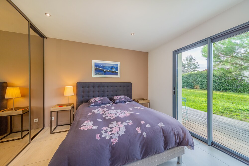 Dream 5BD Villa for Families Geneva 14KM view 3