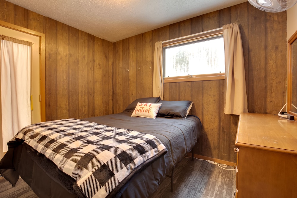 Iron River Condo w/ Gas Grill Near Skiing + Hiking