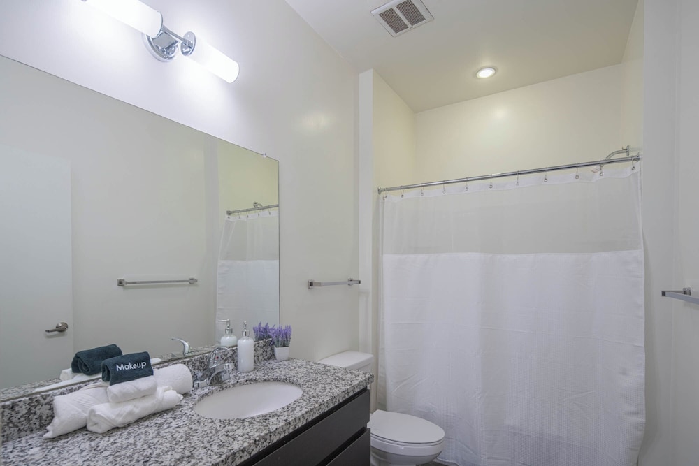 ROVE LIVING/KL - Roosevelt Point