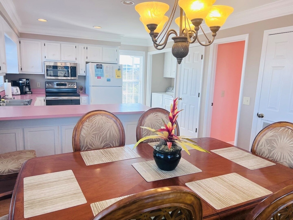 Victoria - 3 Br Home