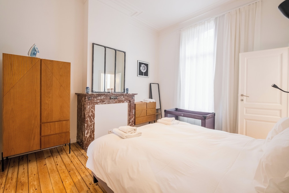 New Apartment Center of Trendy St Gille