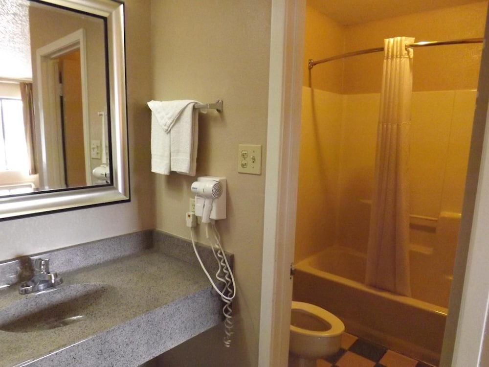 Executive Inn by OYO Kilgore North view 2