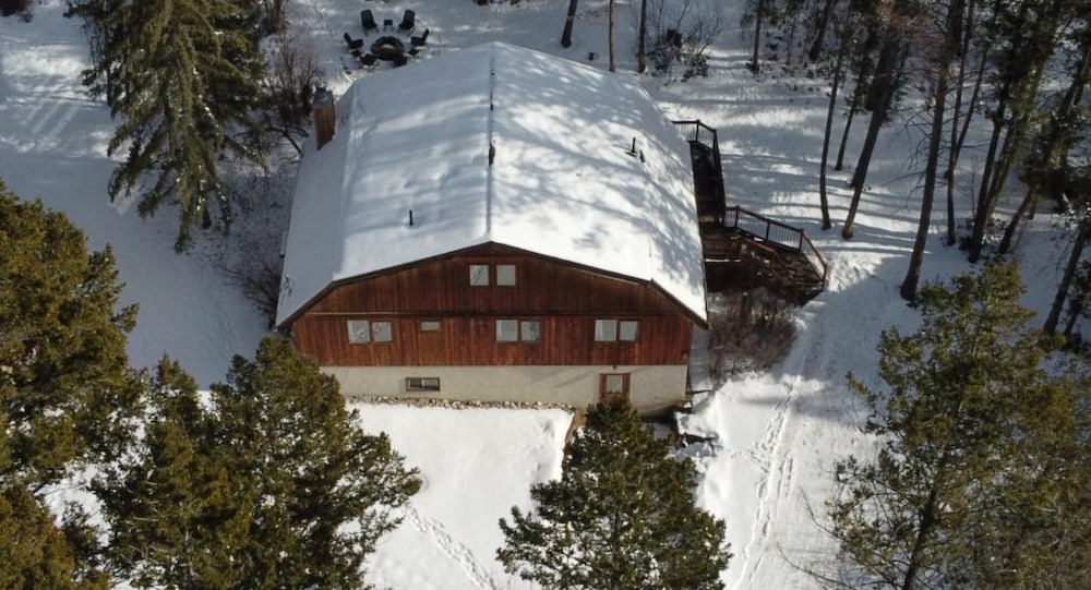 The Matterhorn No Service Fees Hottub Fire Pit