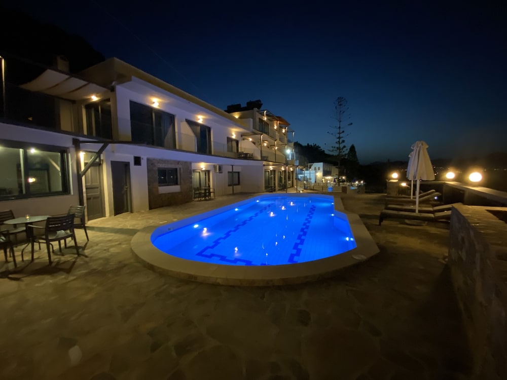 Ostria Apartments