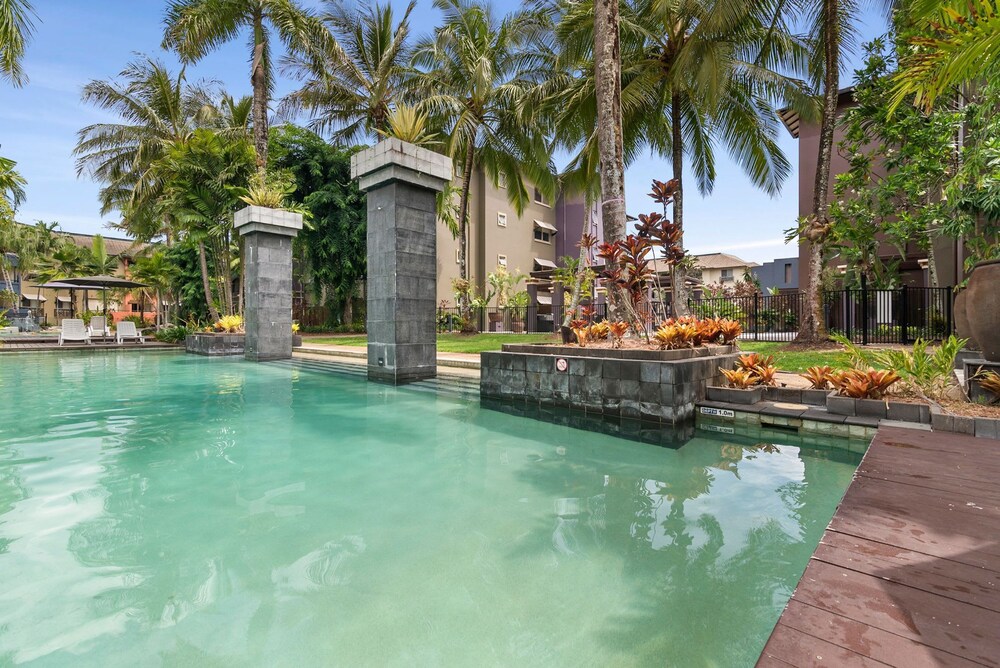 Coral Luxe Resort - 9 Pools Gym BBQ