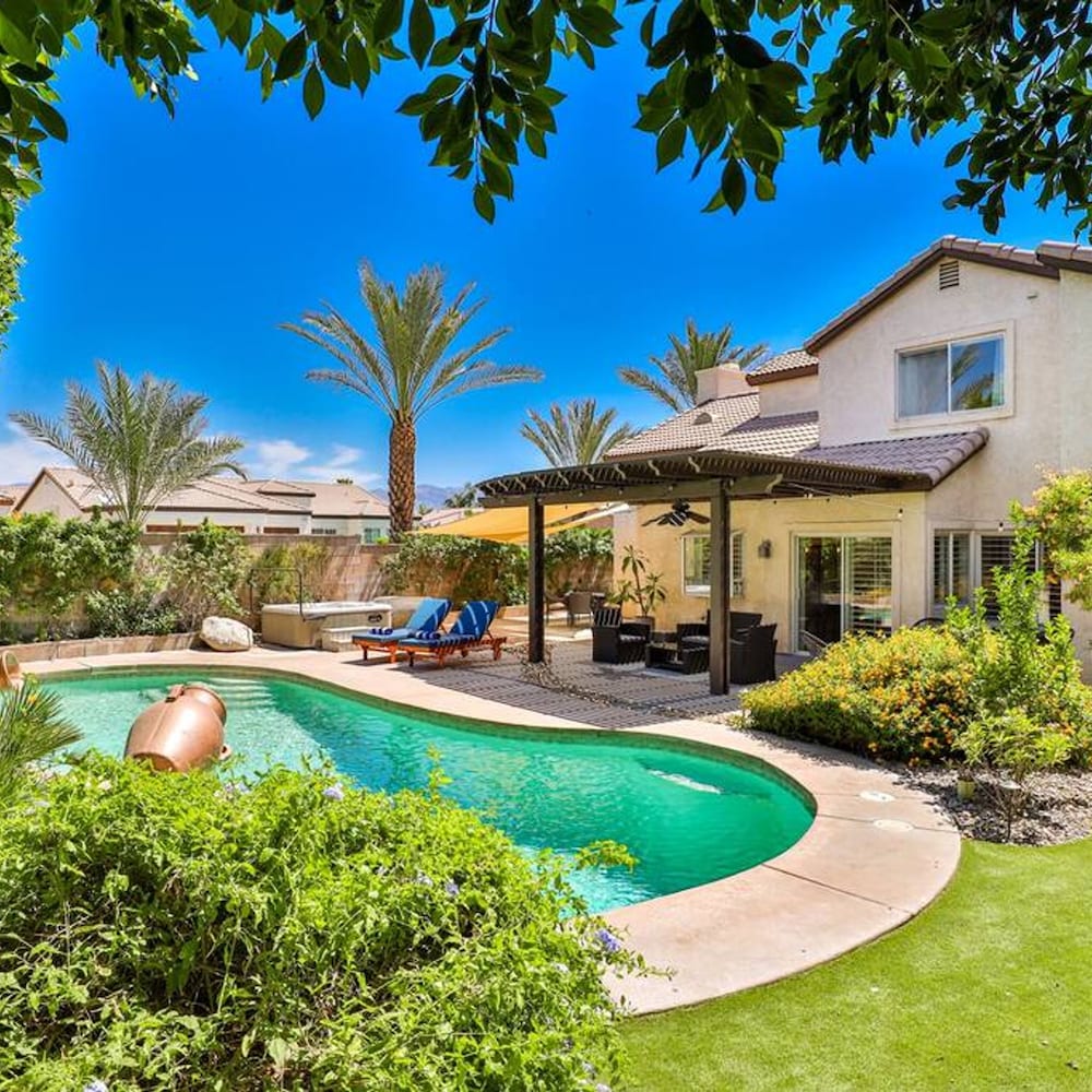 Private Oasis Pool