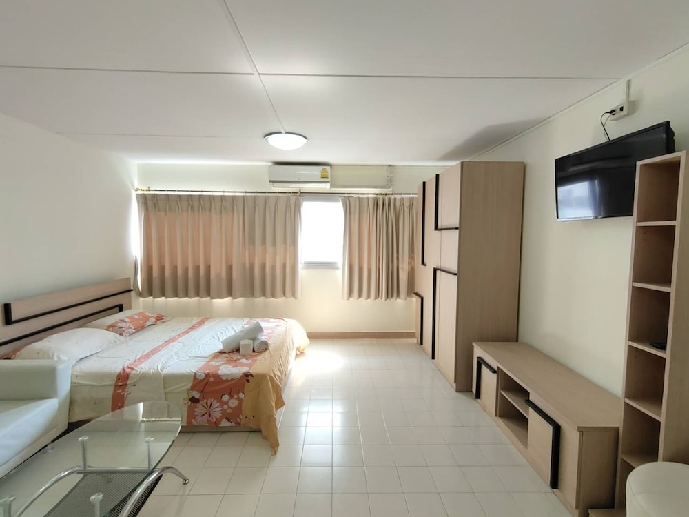 Hotel Muangthong Inn - Image 1