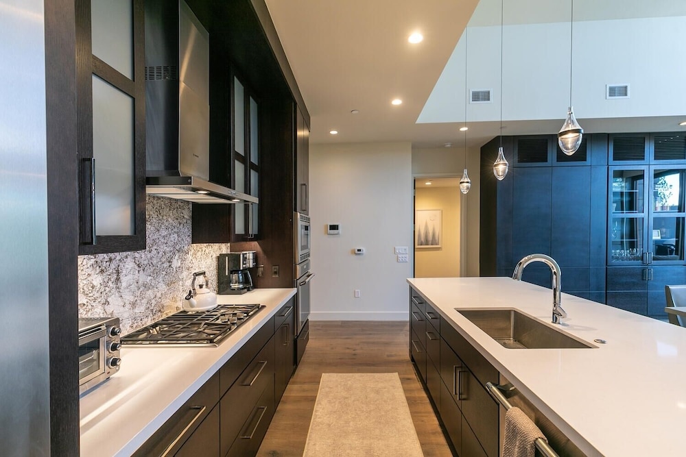 Crystal Bay Penthouse 301 3 Bedroom Condo