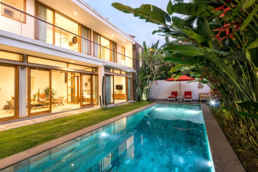 Beautiful Boho-chic 4br Tropical Villa in Pererenan Canggu