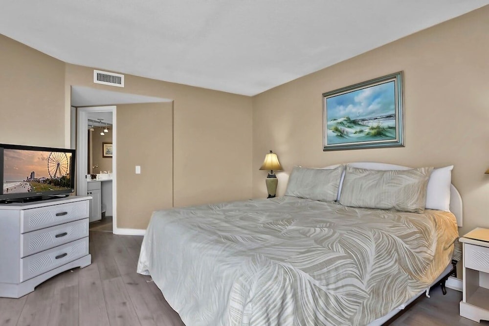 Ocean Creek North Tower F11 2 Bedroom Condo