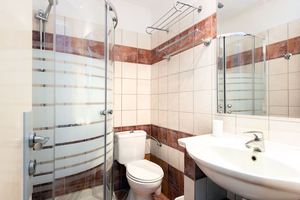 Ariti Complex en Corfu — bathroom