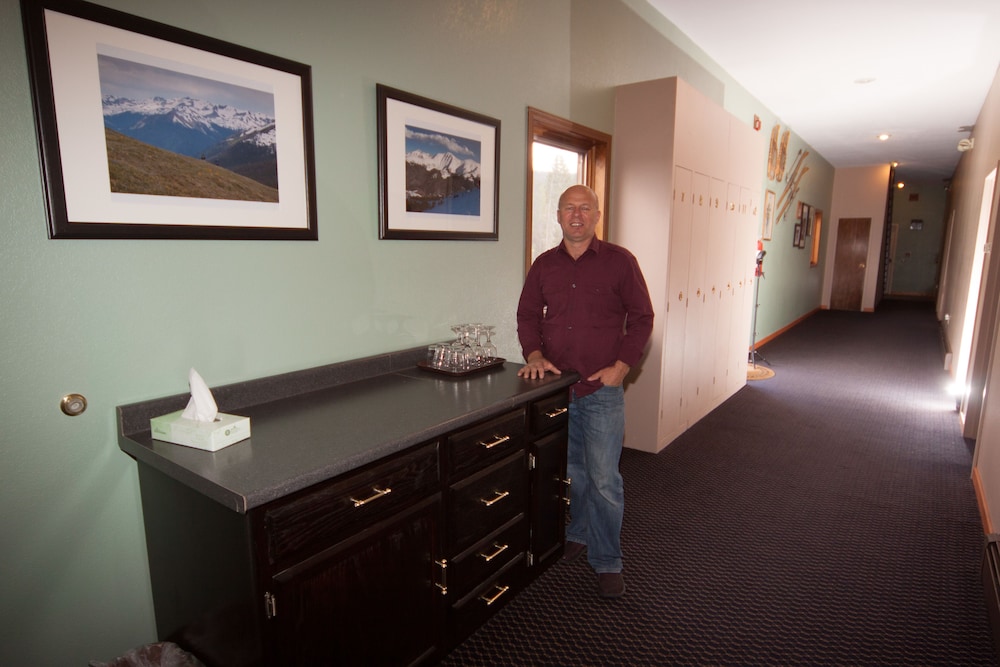 Valley Hi Motel - Near Winter Park Visitor Center