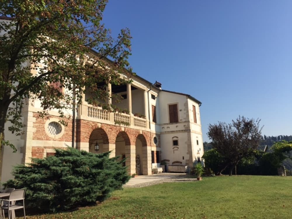 Relais Villa Gozzi B&B