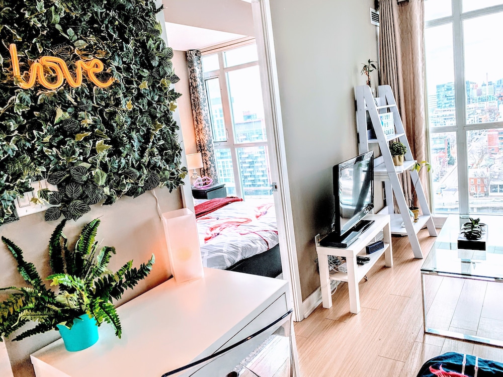 City Place Downtown Toronto - Image 2