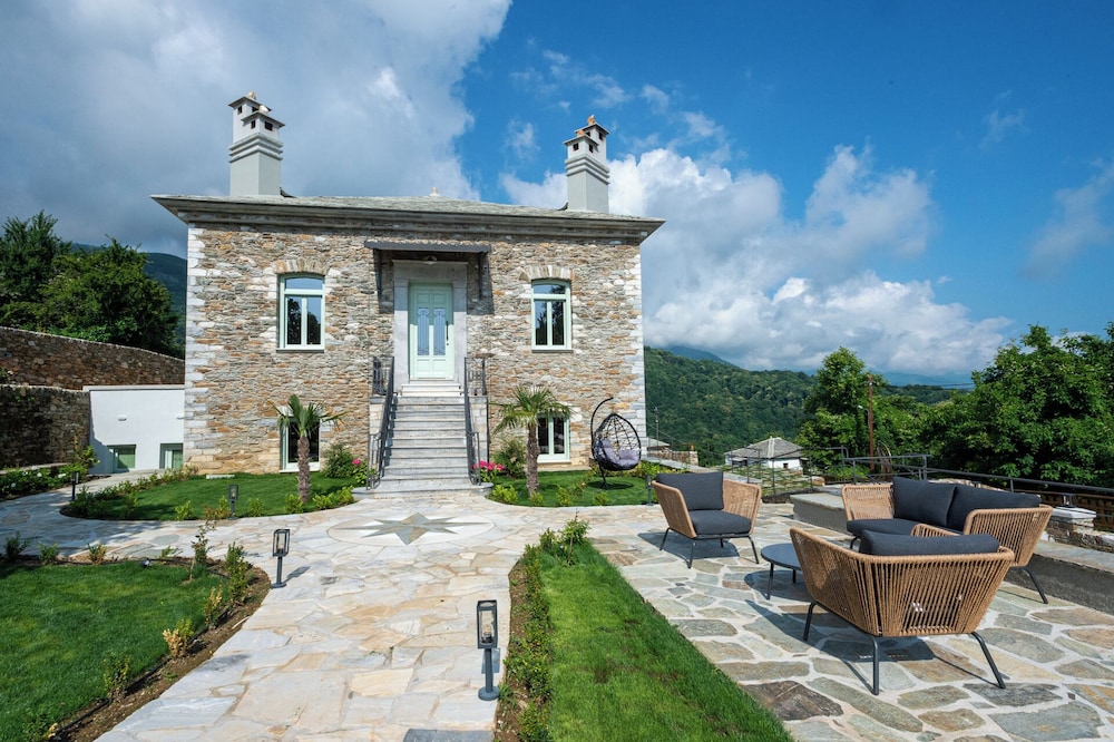 Nostos Country House