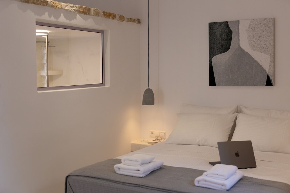 Naxos Boutique Suites