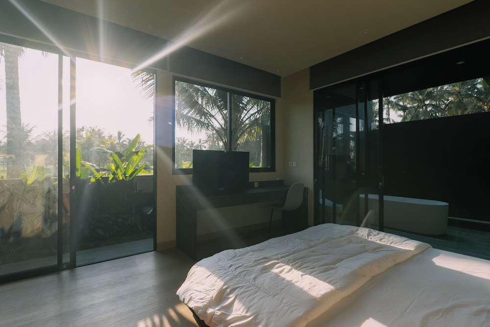 Himawari House