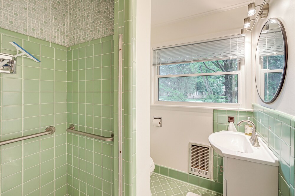 6 Mi to Dtwn: Waterfront Home in Tulsa!