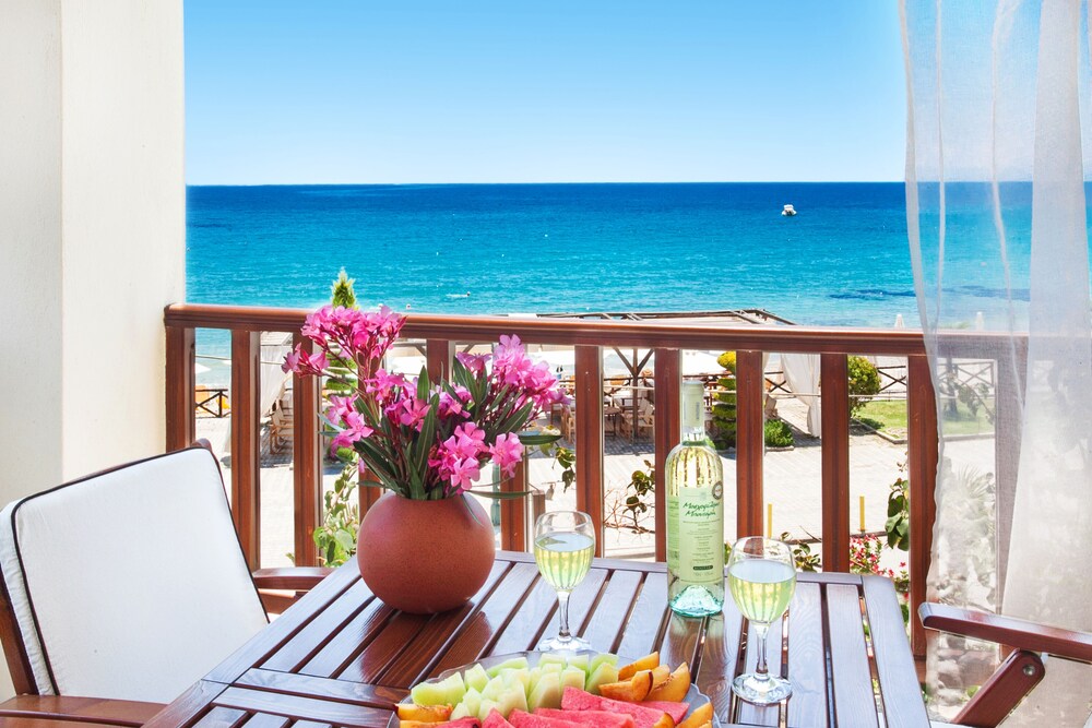 Paralio Hotel