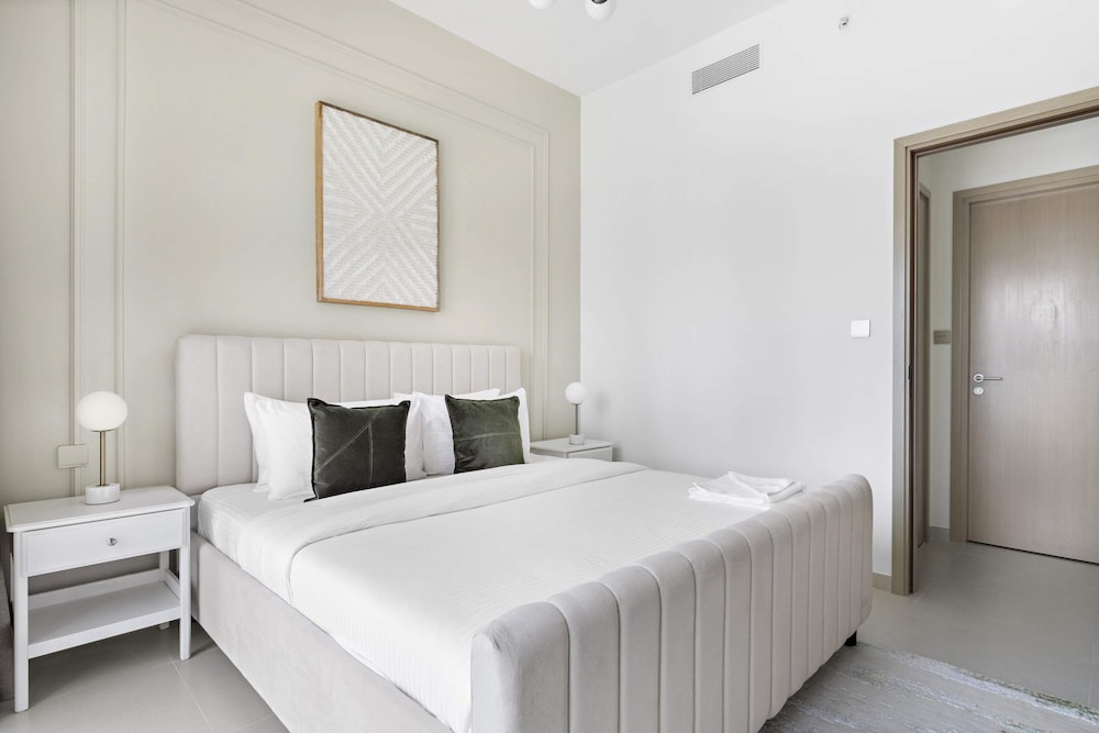 Silkhaus Elegant Downtown Premium Tower w Pool