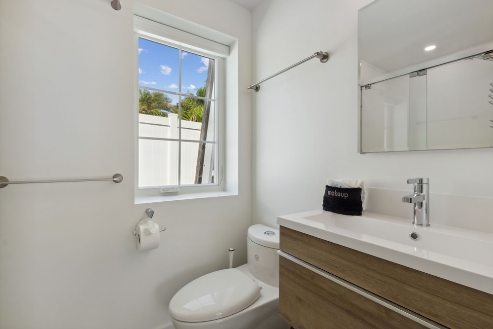 161 S Fletcher 5 Bedroom Home