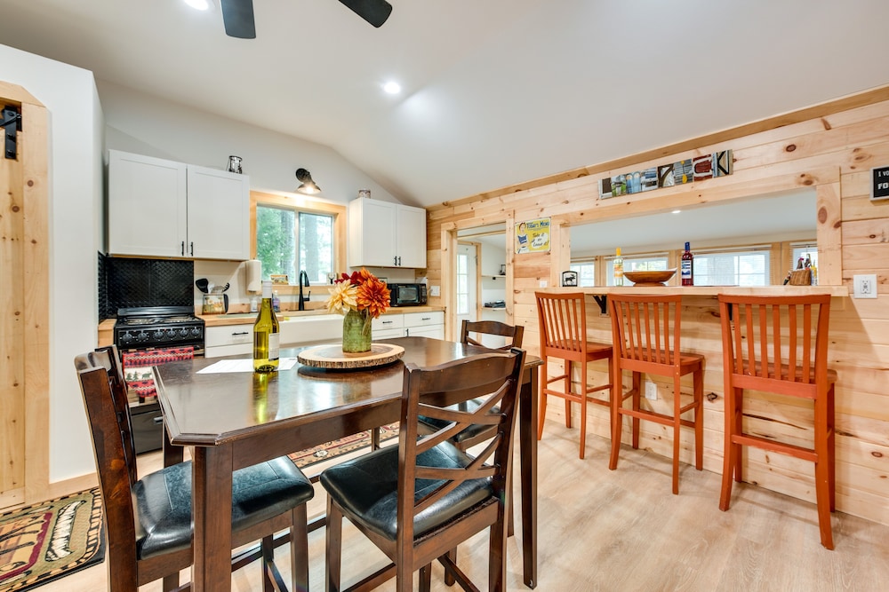Lakefront Limerick Cottage w/ Private Beach! view 5