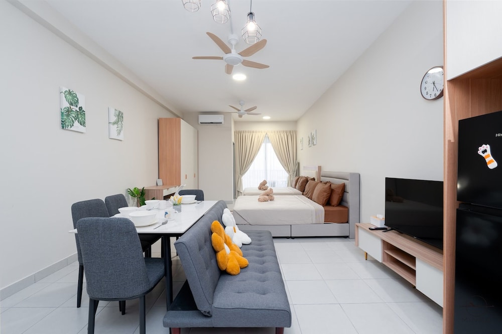 Netizen Cheras Residence by Emily in Town