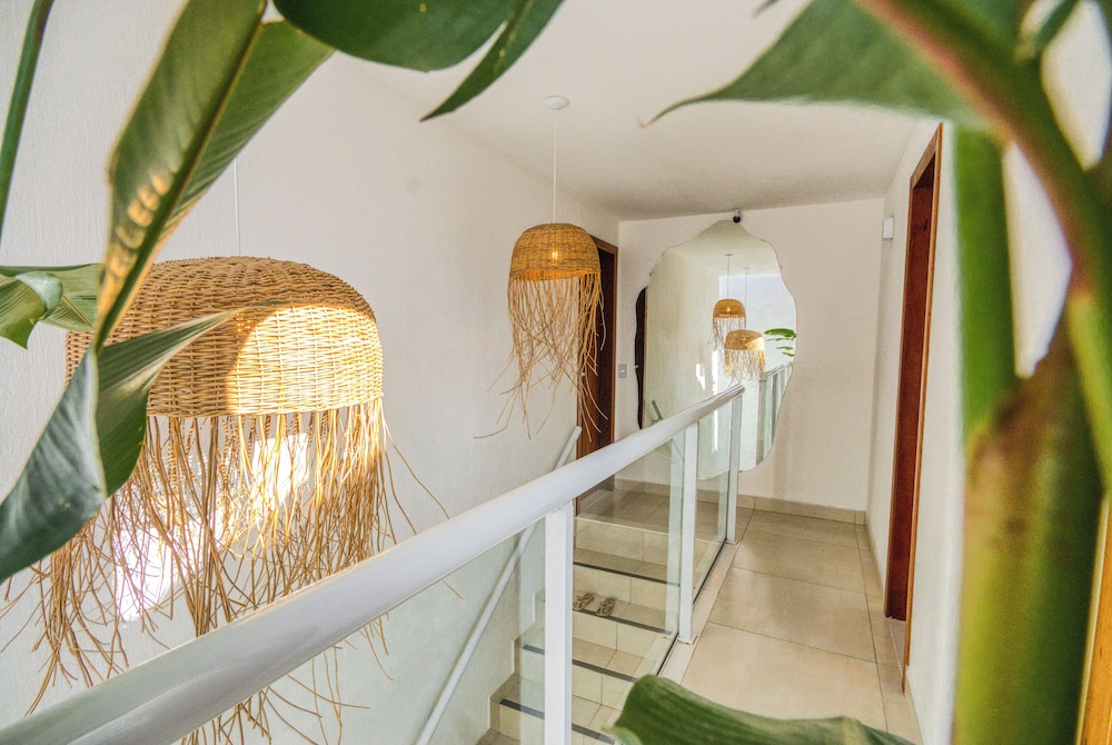 The Carlyle - Elegant Serviced Apartments