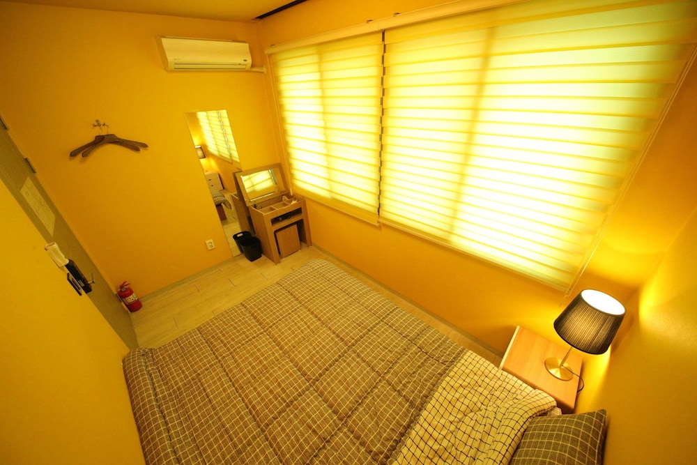 Stitches House - Hostel view 4