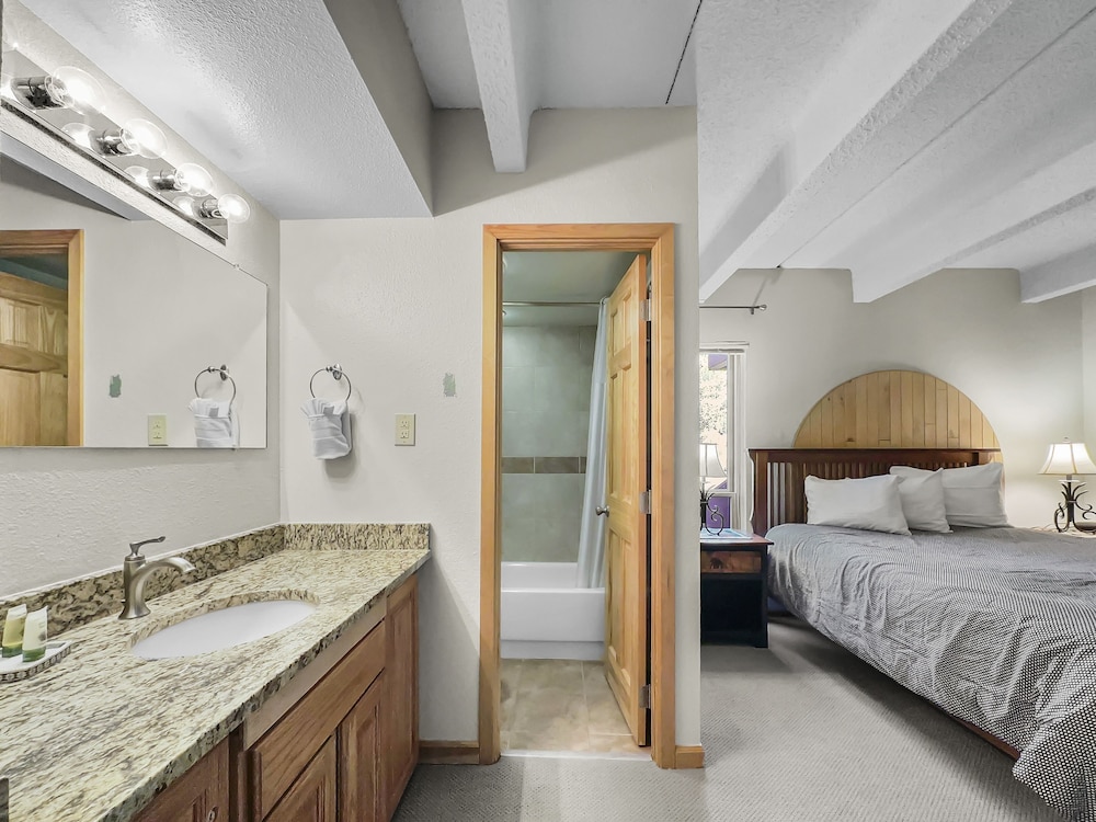 SkyRun - Vacation Condos in Copper Mountain Resort CO